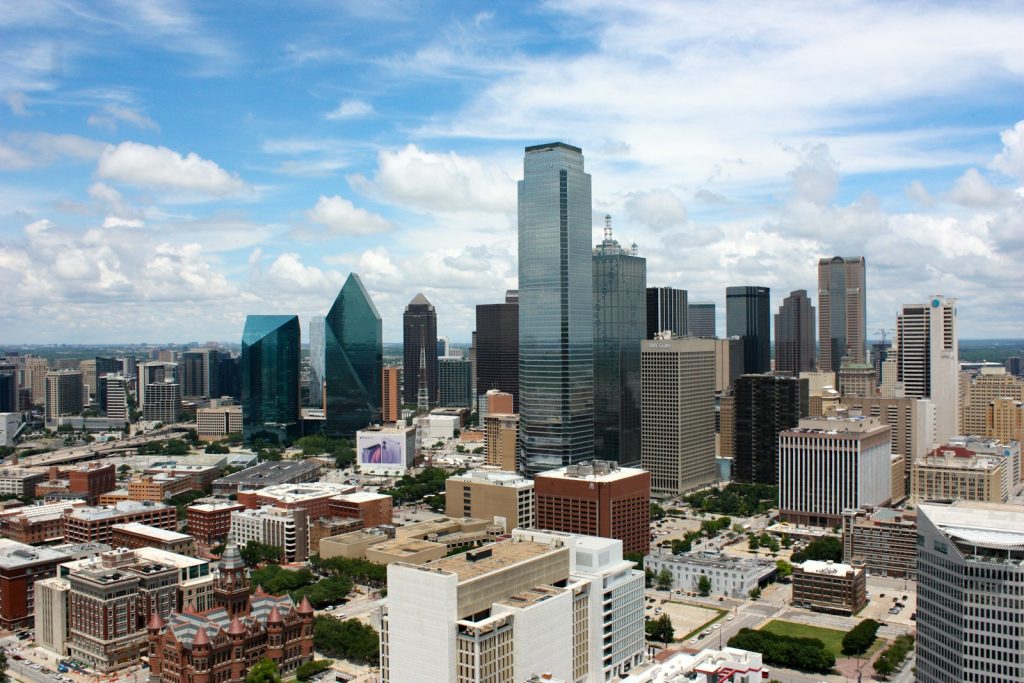 Dallas skyline representing businesses choosing a local PPC company